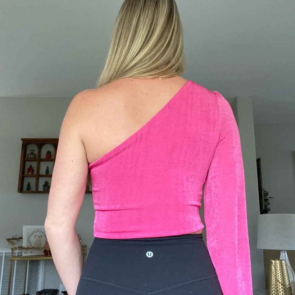 Pink crop top - Picture 3 of 3